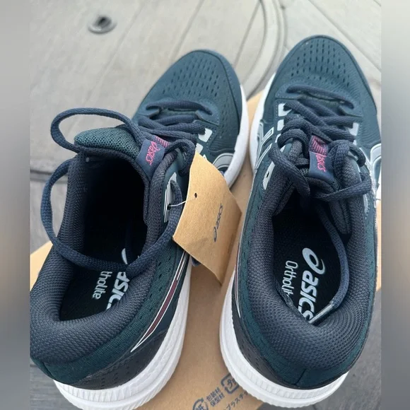 New with tags running shoes! - Picture 2 of 6